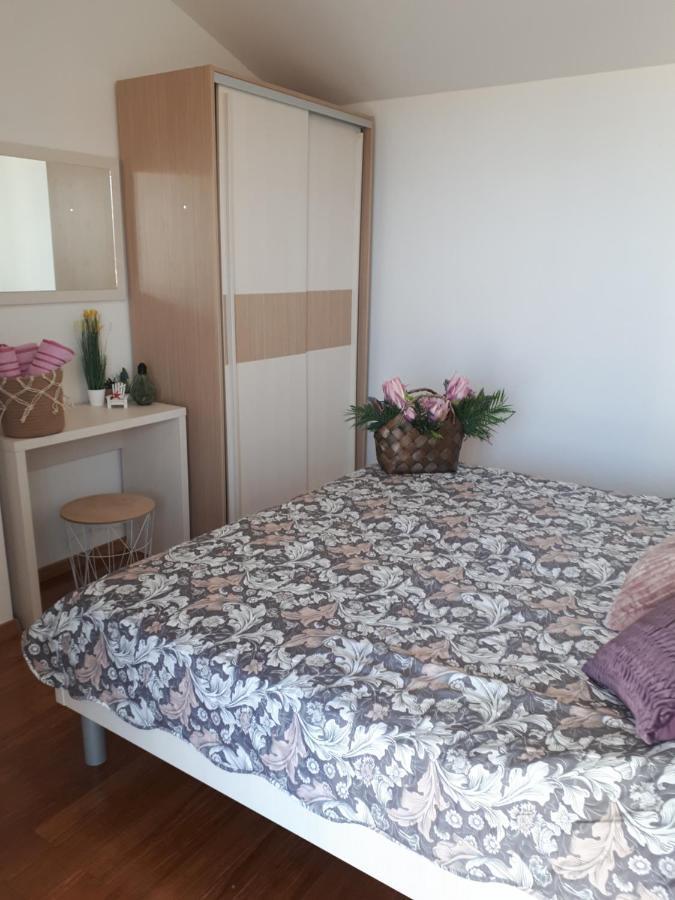 Agata Apartments Novalja Buitenkant foto