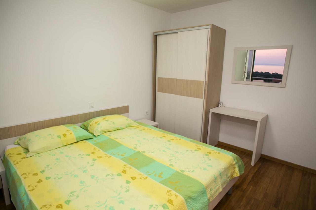 Agata Apartments Novalja Buitenkant foto